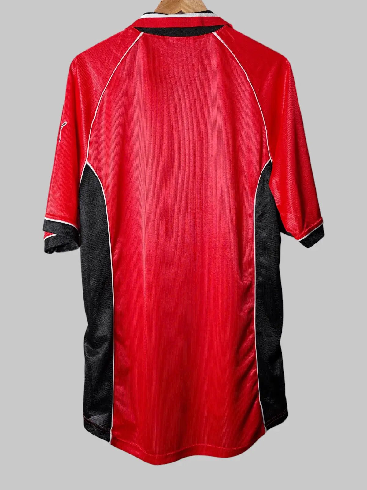 Eintracht Frankfurt Home Shirt 1998/00 (L)