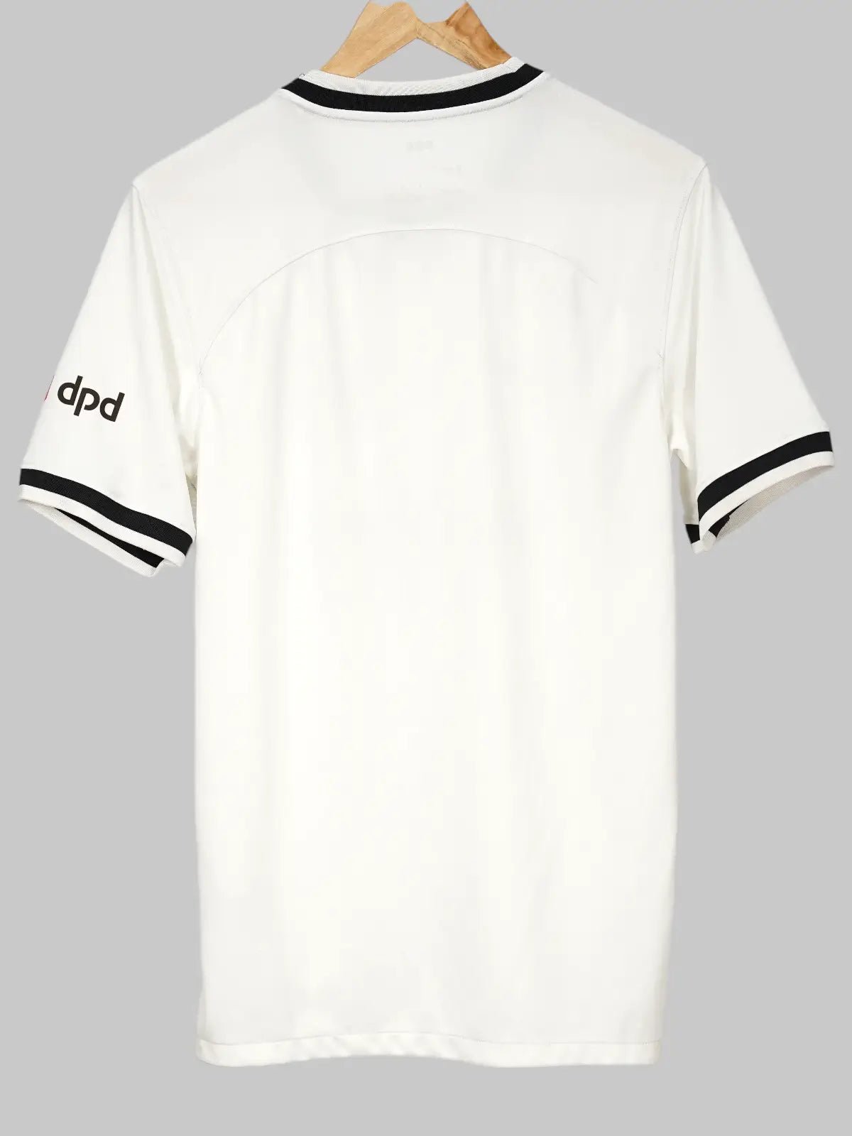 Eintracht Frankfurt Home Shirt 2022/23 (S)