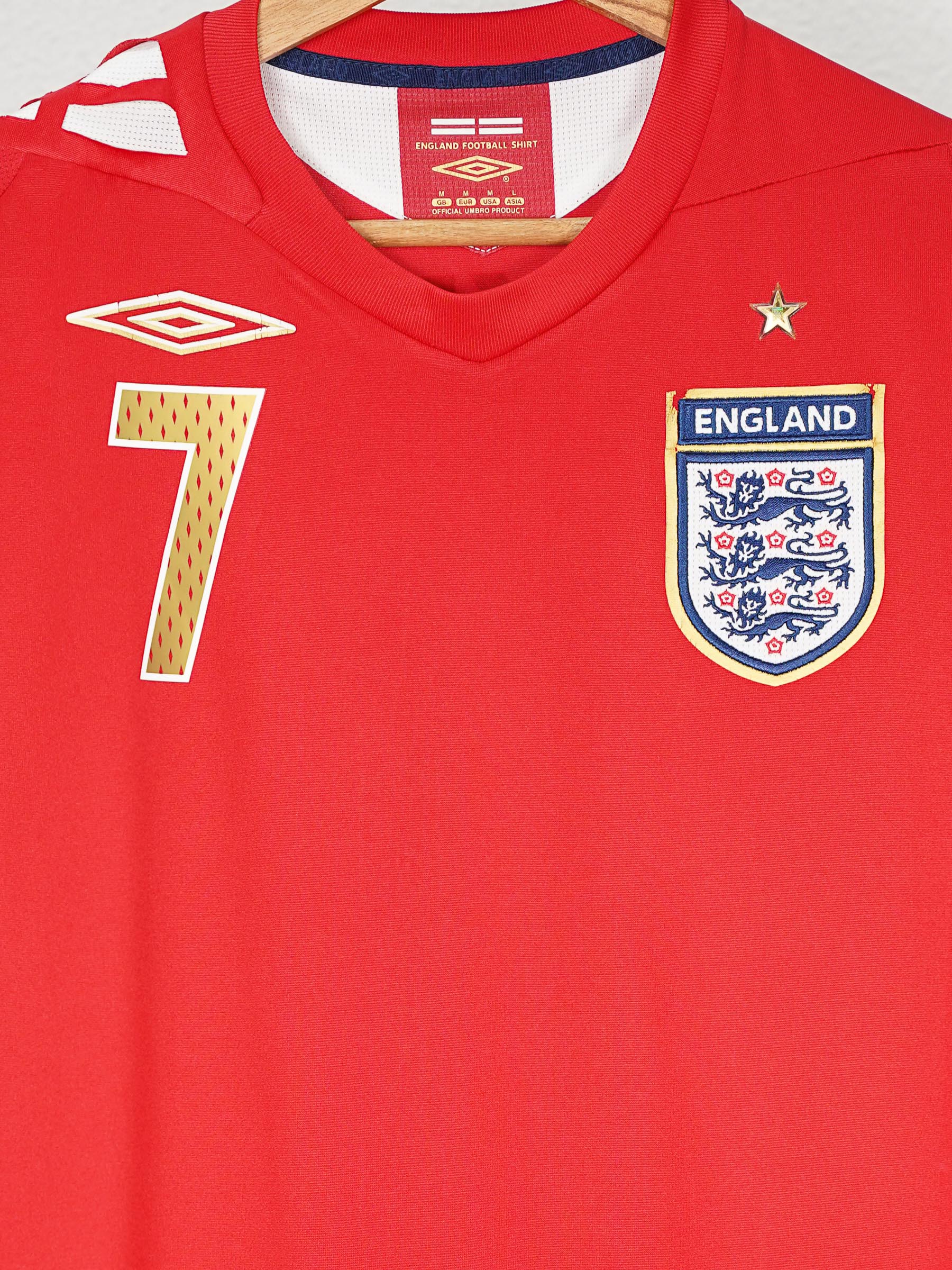 2006/7 England Beckham #7 Away Shirt (M) Umbro – First11