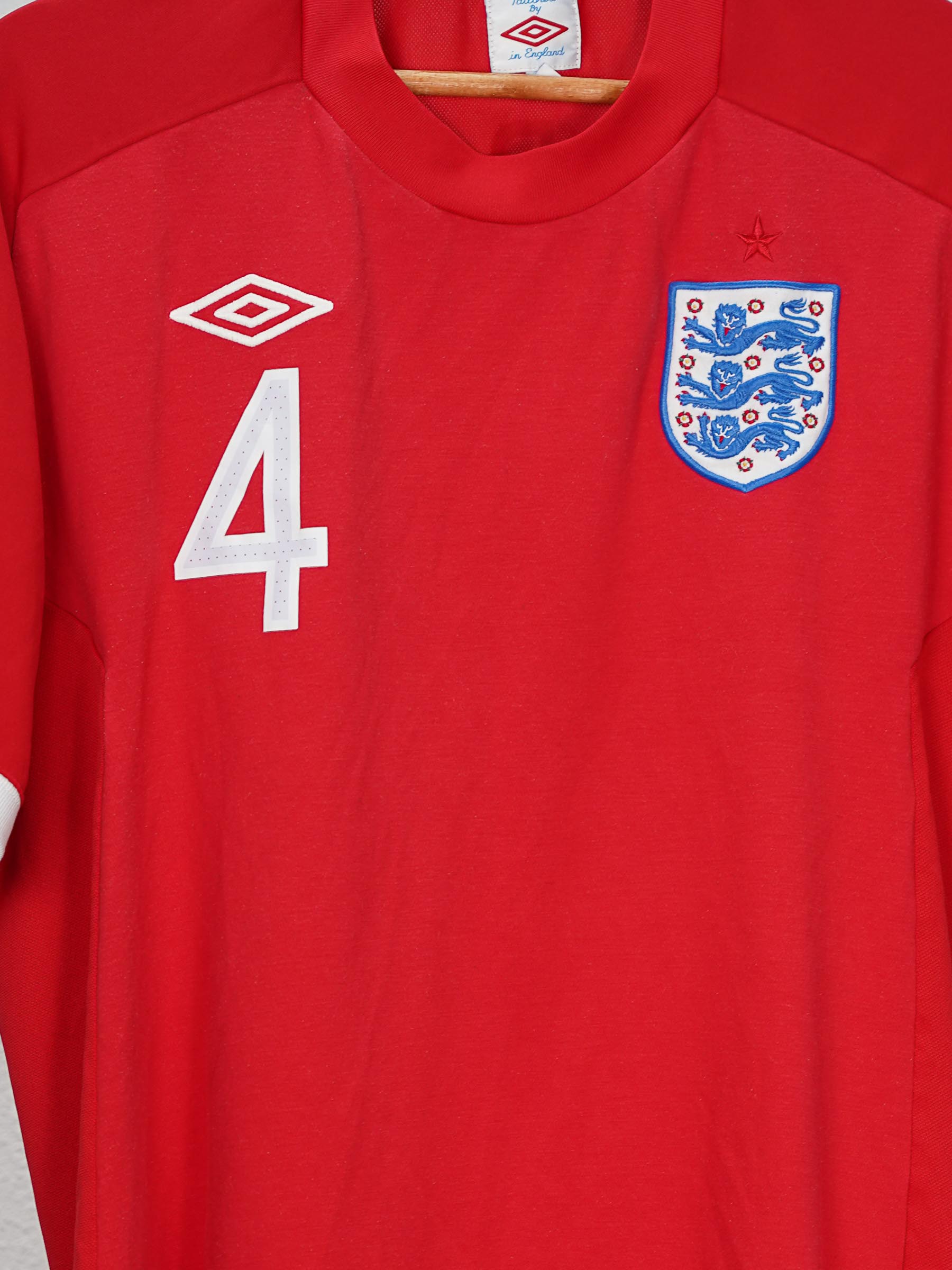 England Away Shirt 2010/11 Gerrard 4 (L)