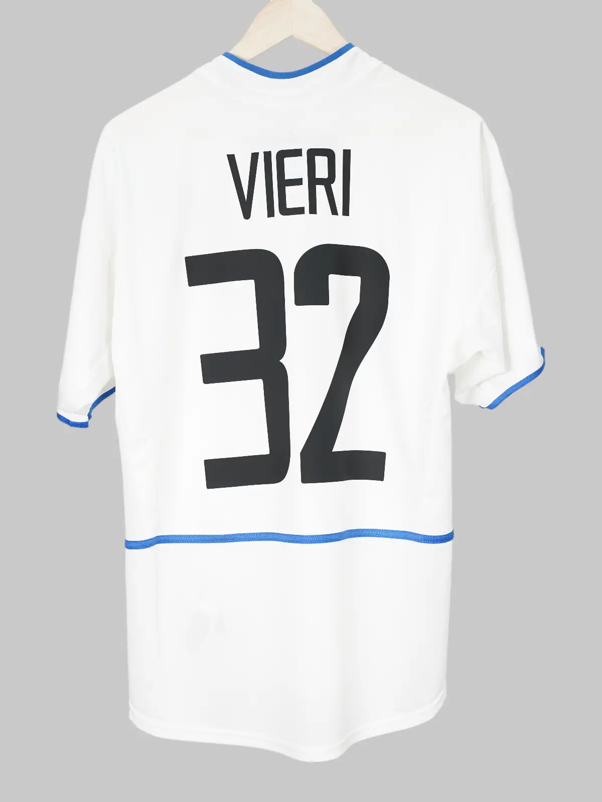 Inter Milan Away Shirt 2002/4 Vieri #32 (M)