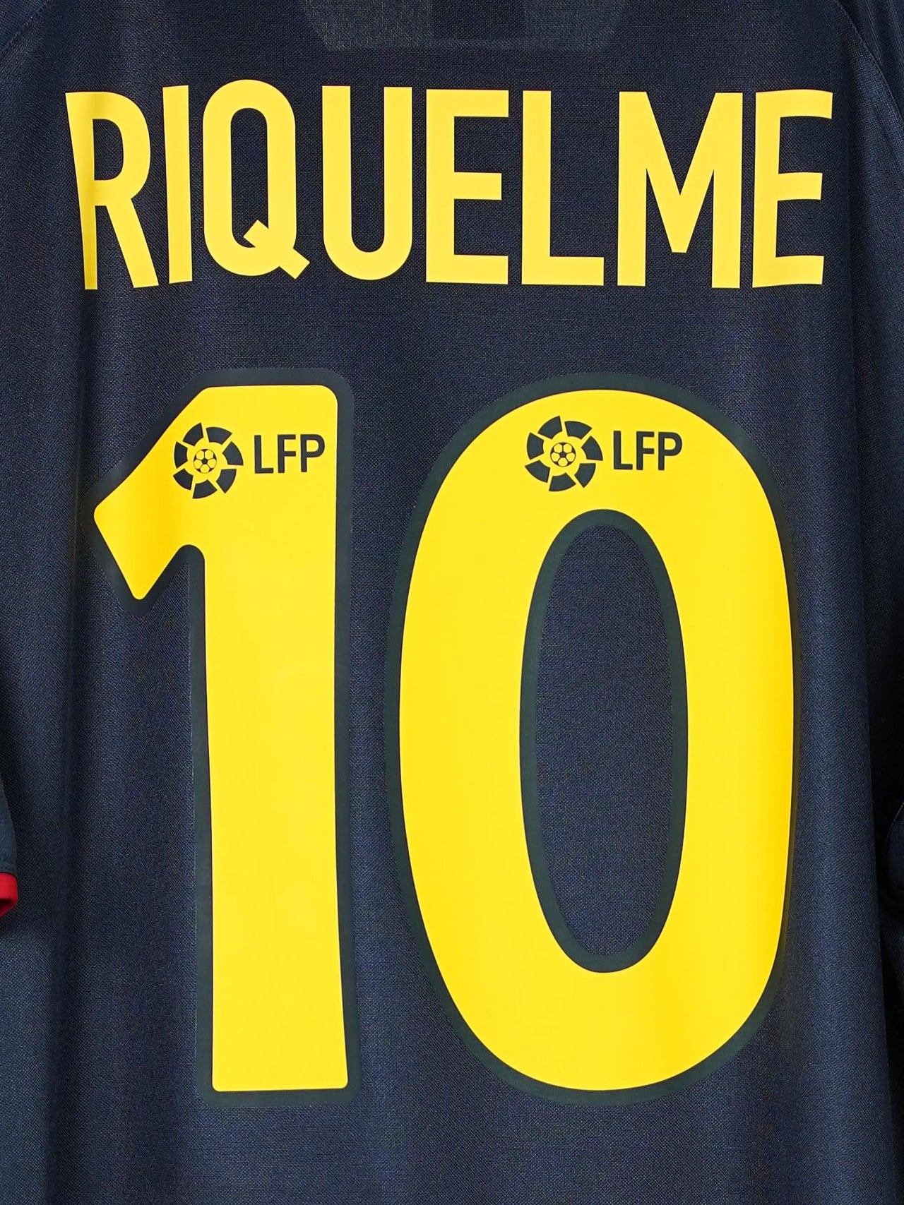 FC Barcelona Away Shirt 2002/4 Riquelme 10 (XL)