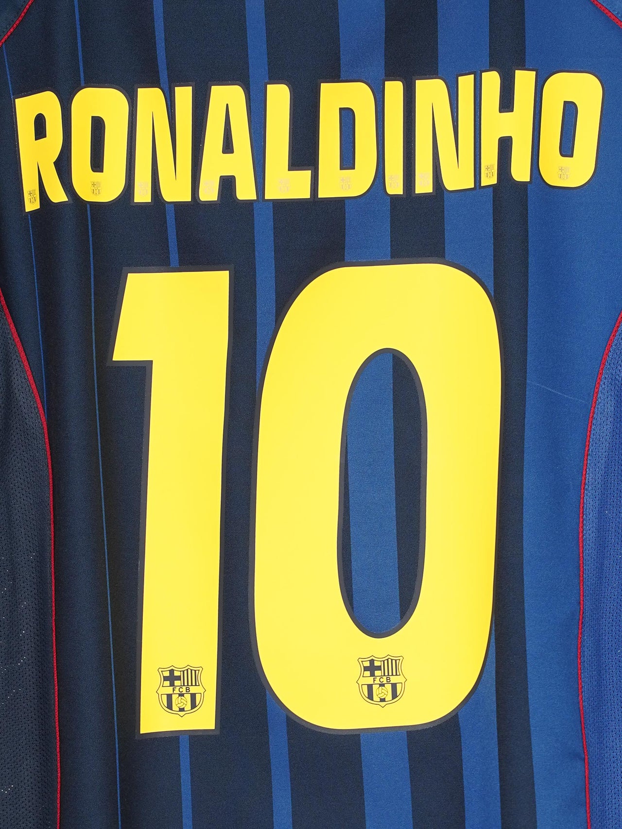 FC Barcelona Away Shirt 2004/5 Ronaldinho 10 (L)