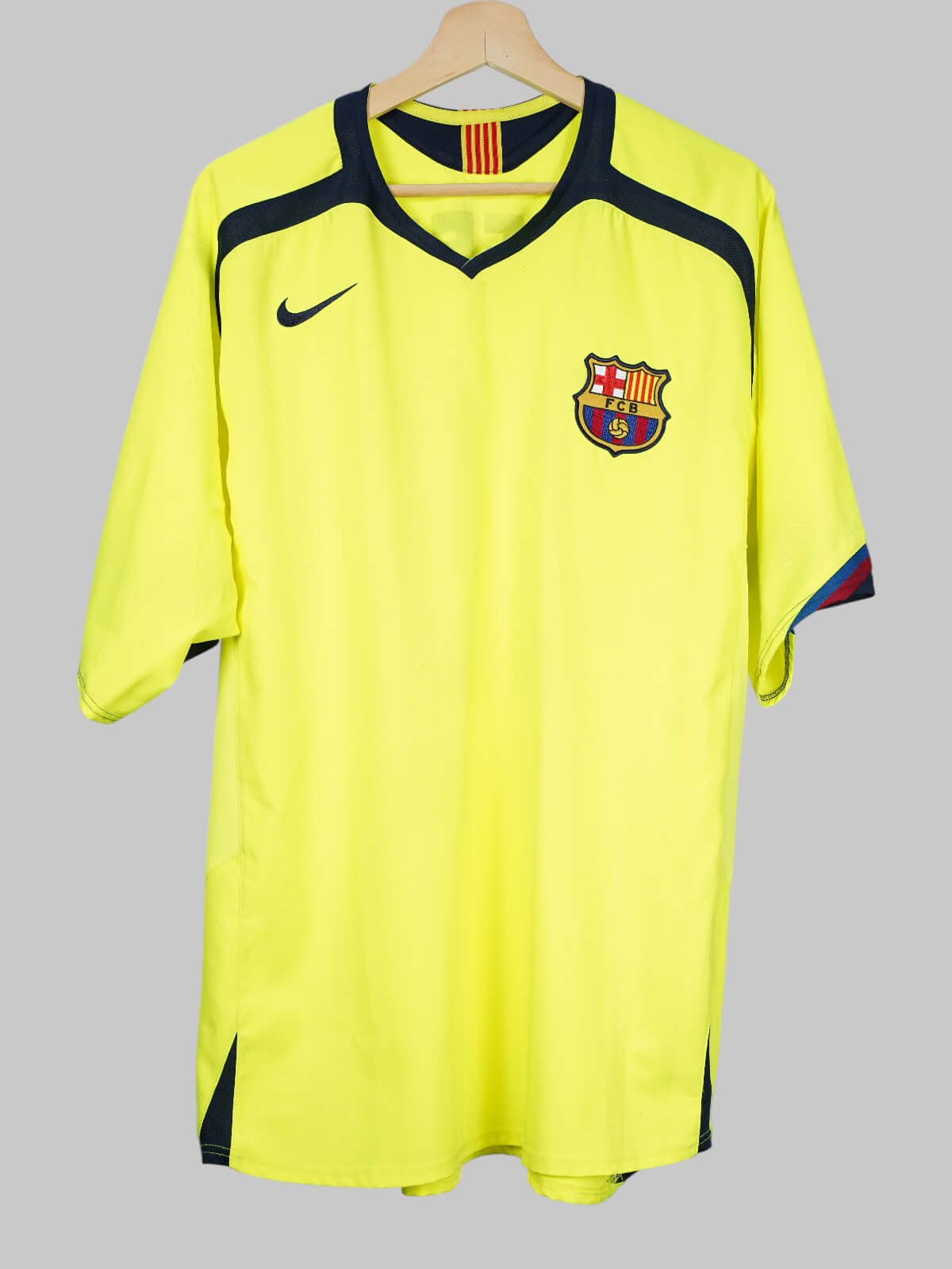 2005/6 FC Barcelona Messi #19 Away Shirt (XL) Nike – First11
