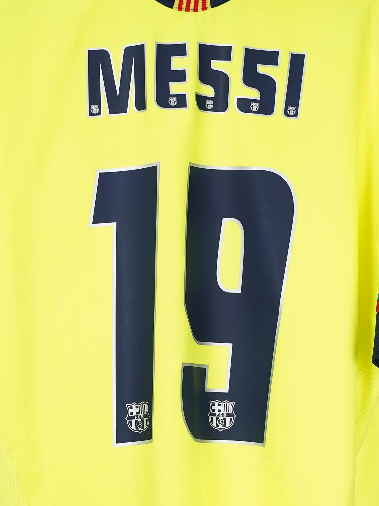 FC Barcelona Away Shirt 2005/6 Messi 19 (XL)