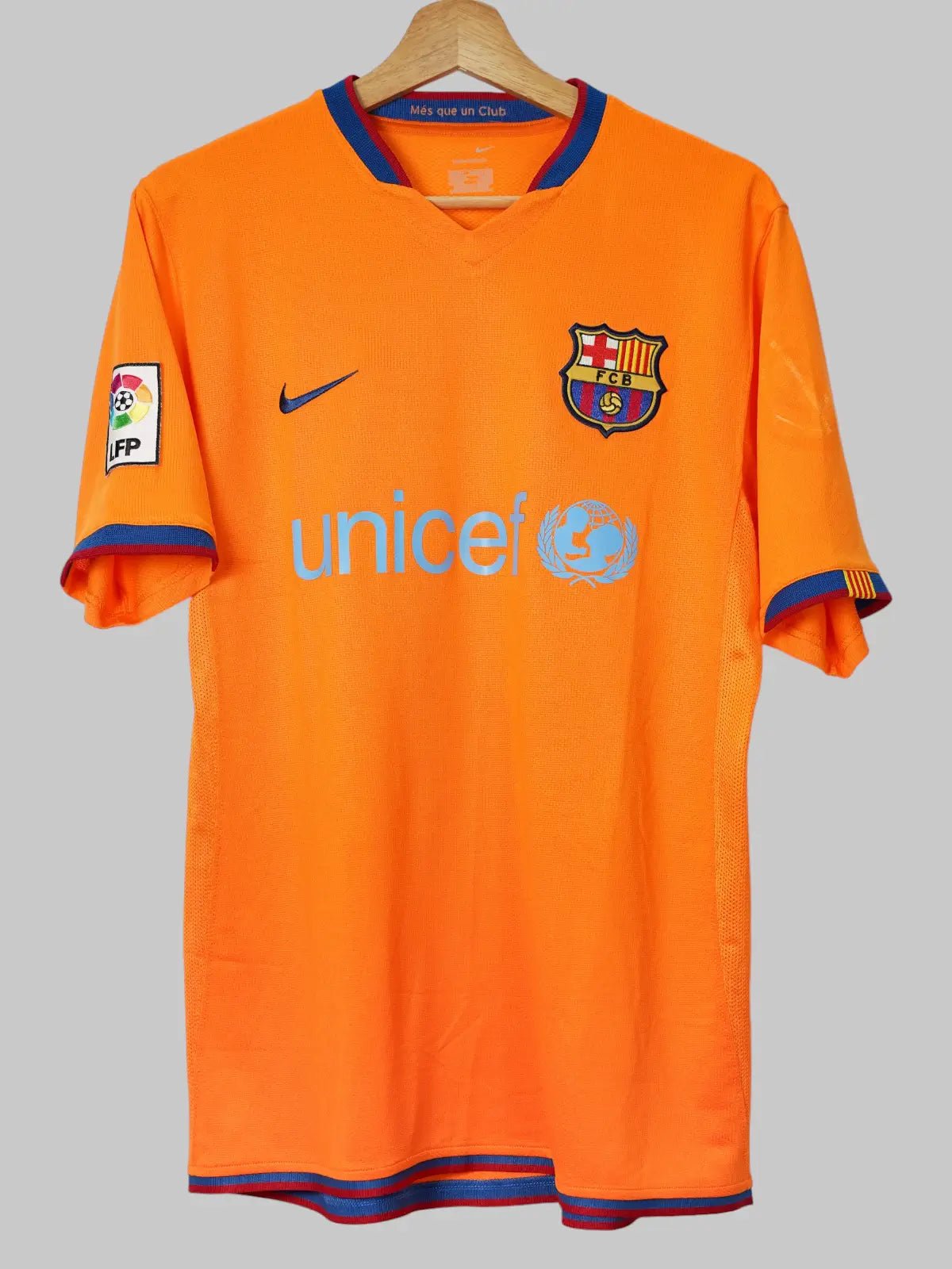 2006-08 Barcelona Messi #19 Away Shirt (M) Nike | First11