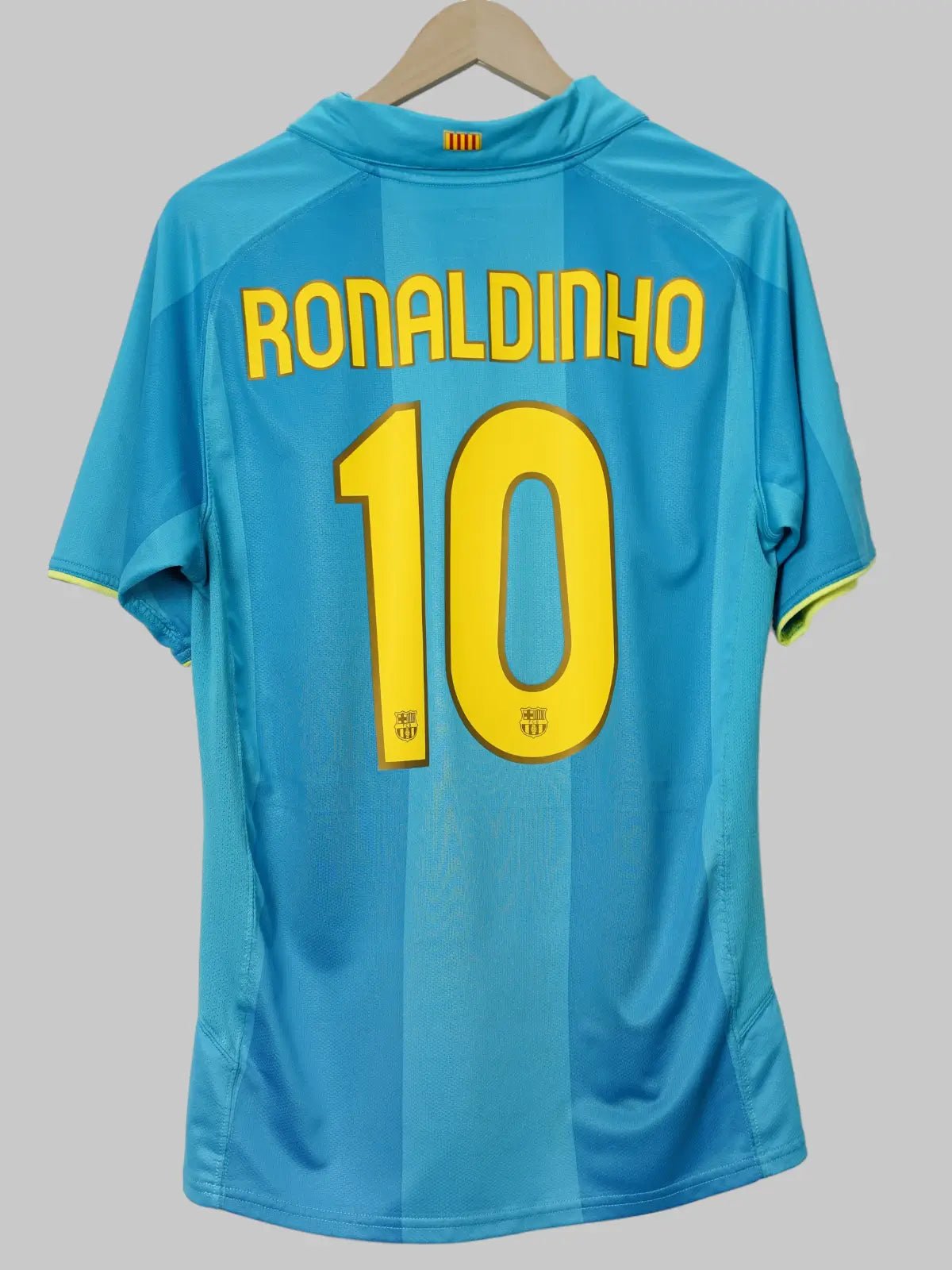 FC Barcelona Away Shirt 2007/8 Ronaldinho 10 (M)