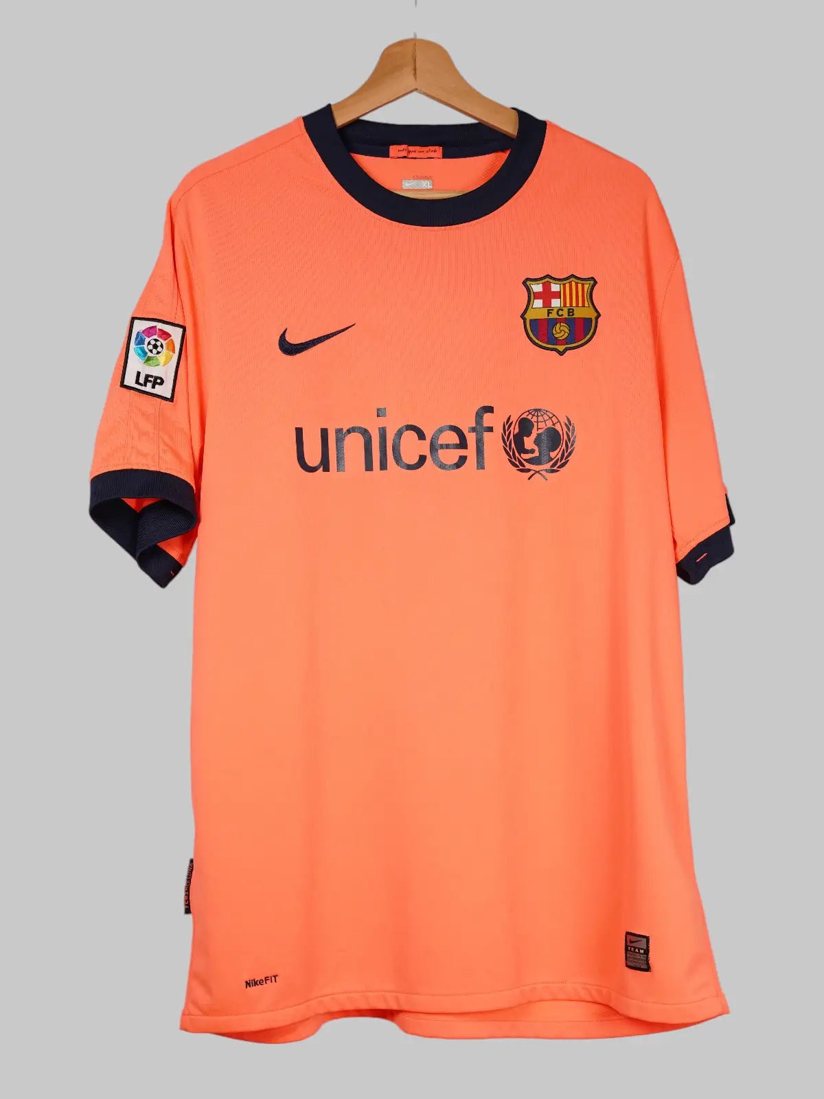 fc-barcelona-away-shirt-200910