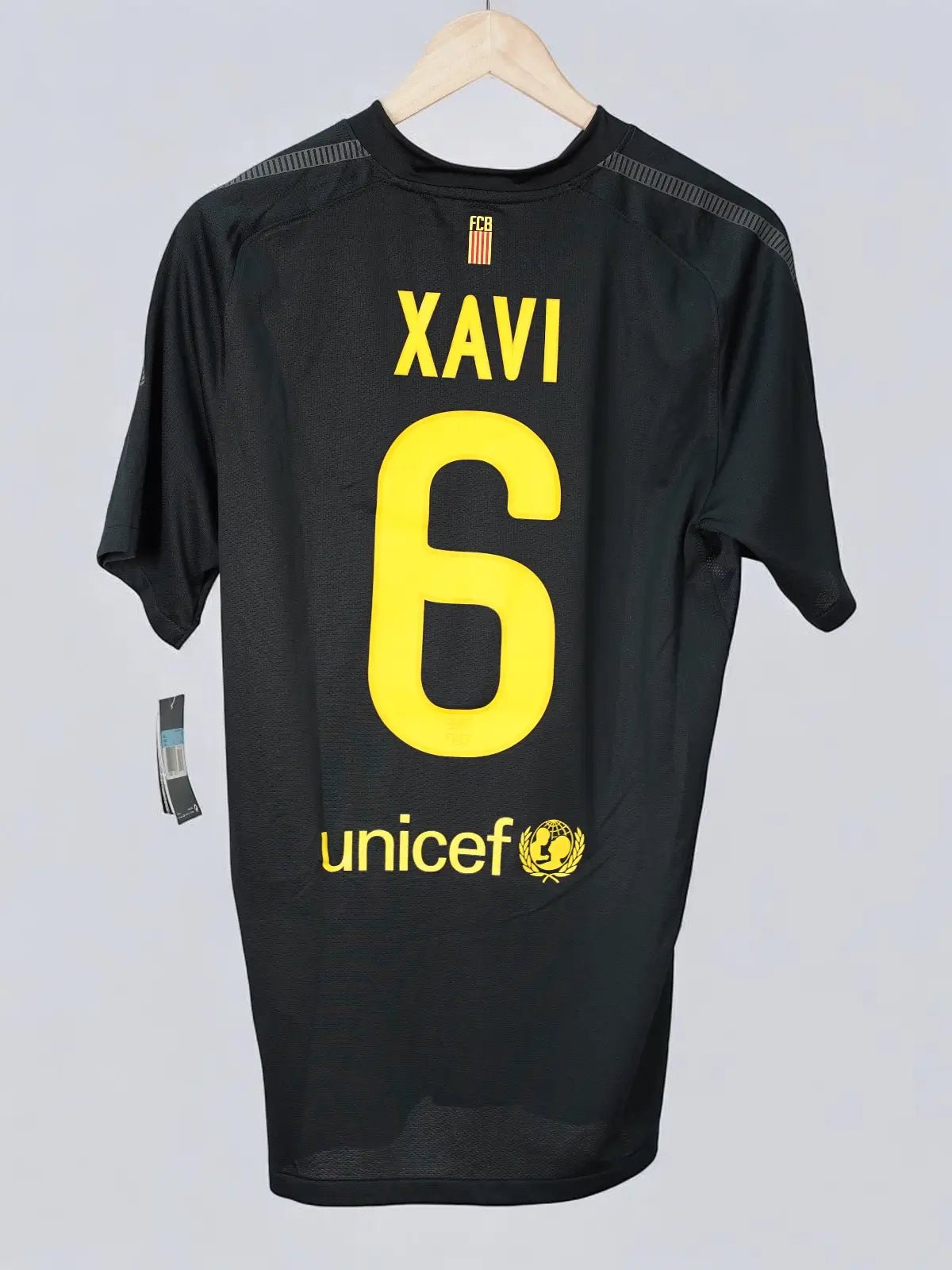 FC Barcelona Away Shirt 2011/12 Xavi 6 BNWT (M)