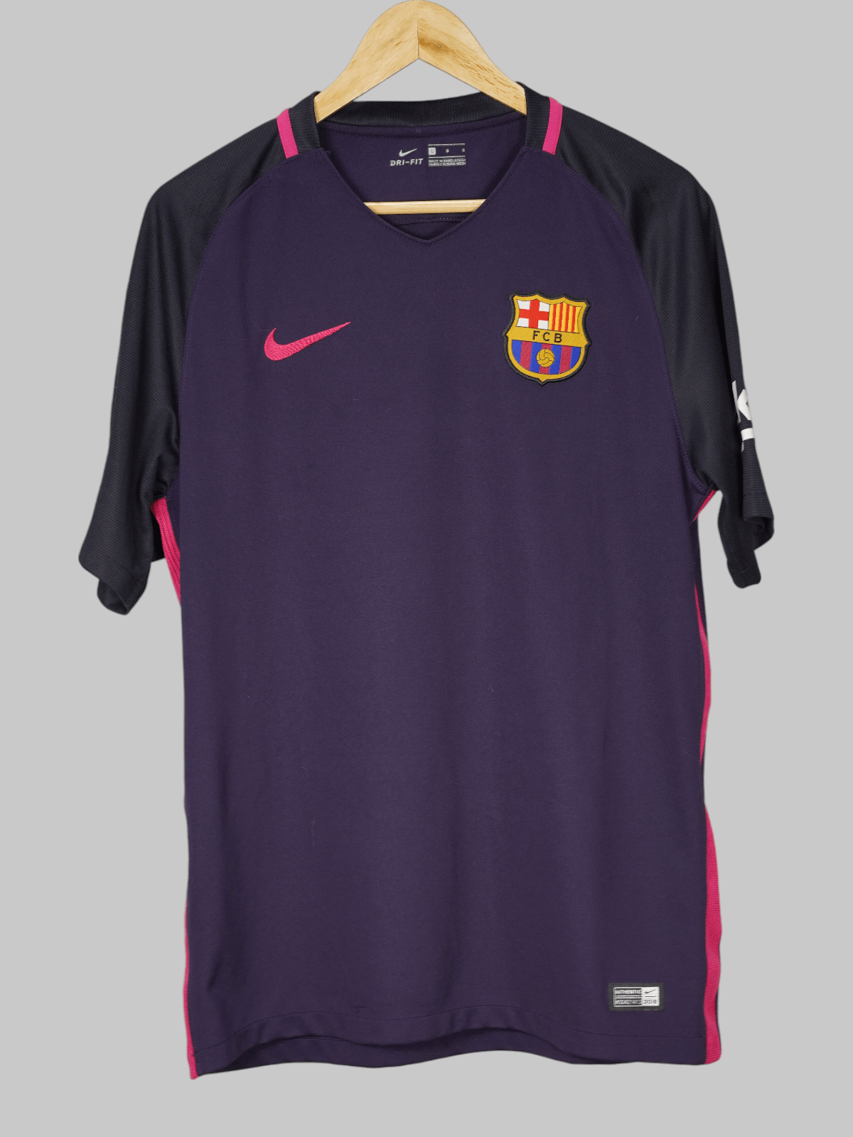 FC Barcelona Away Shirt 2016/17 A. Iniesta 8 (L)