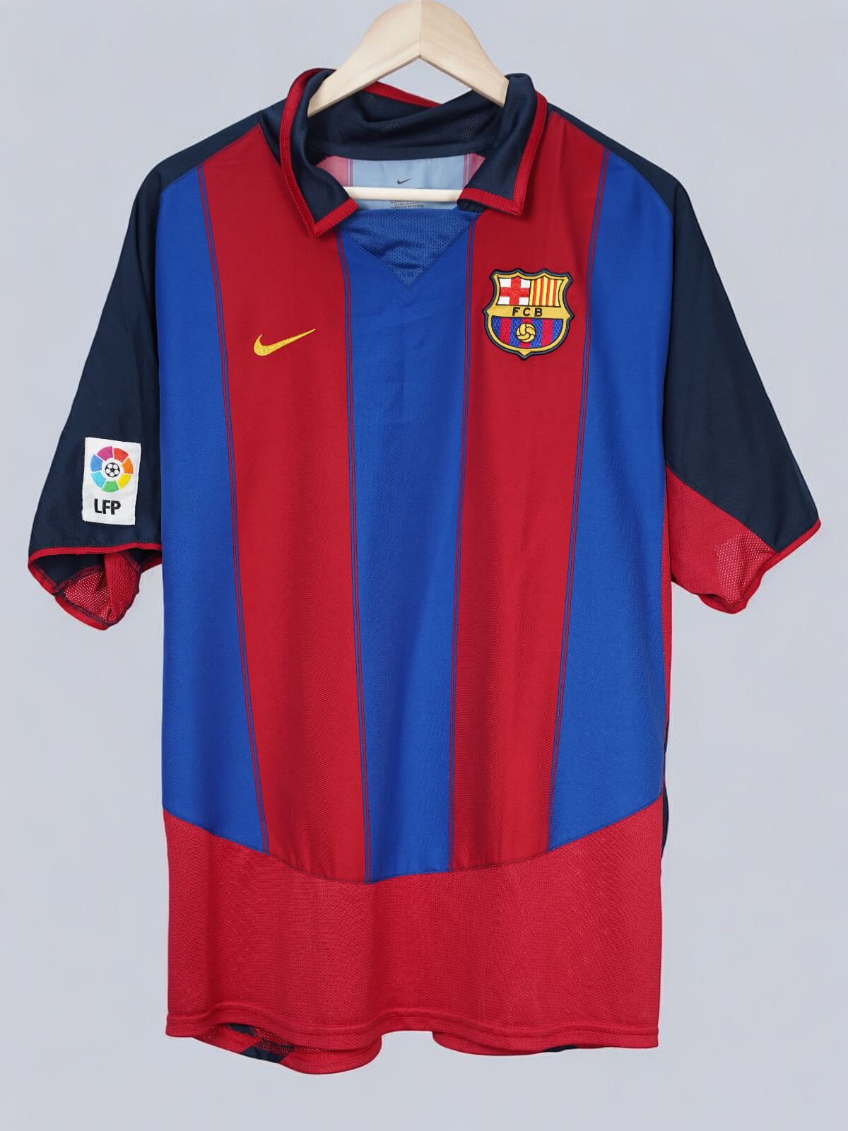 FC Barcelona Home Shirt 2003/4 Ronaldinho 10 (M)