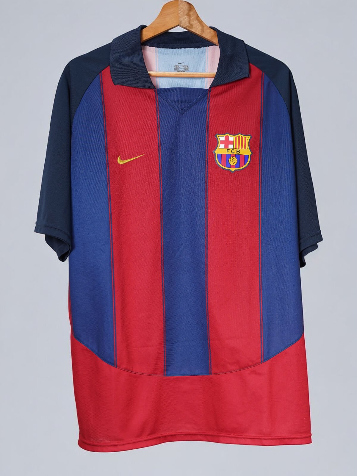 FC Barcelona Home Shirt 2003/4 Ronaldinho 10 (XL)