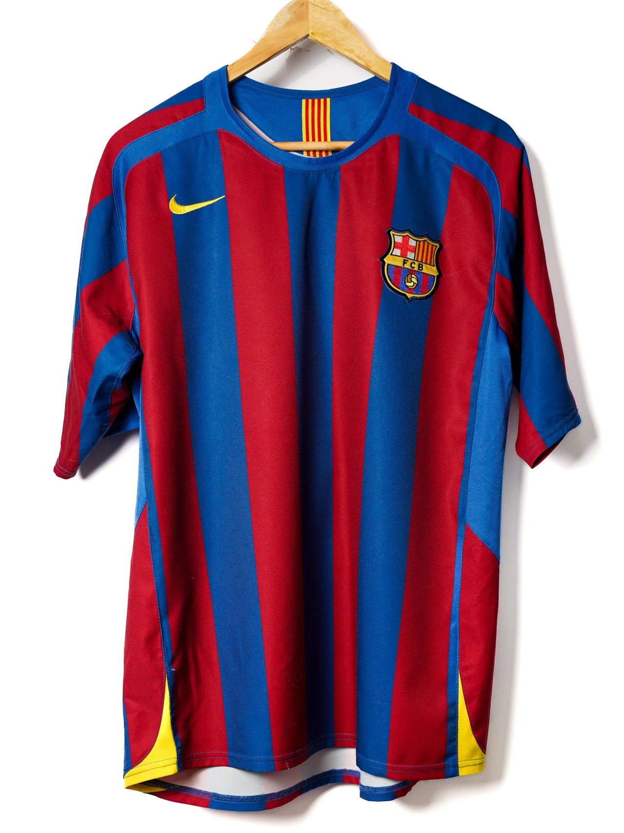 FC Barcelona Home Shirt 2005/06 Ronaldinho 10 (M)