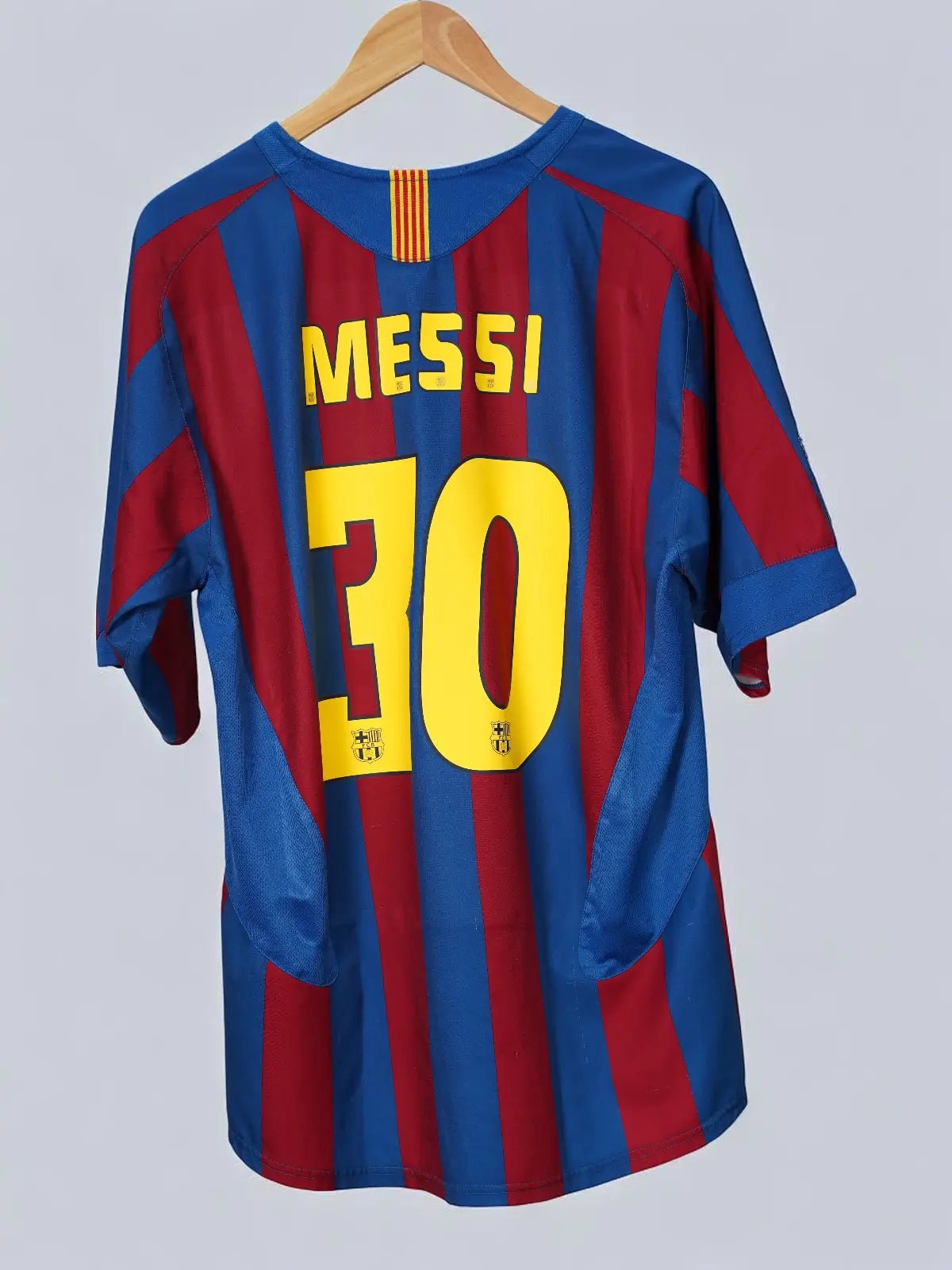 FC Barcelona Home Shirt 2005/6 Messi 30 (L)