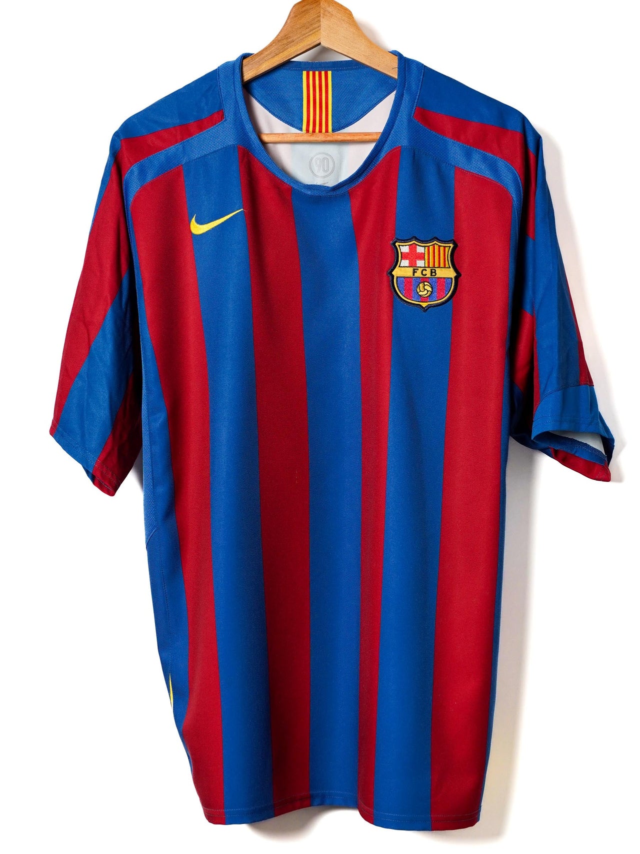FC Barcelona Home Shirt 2005/6 Ronaldinho 10 (L)