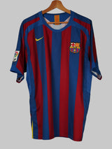 FC Barcelona Home Shirt 2005/6 Ronaldinho 10 (L)