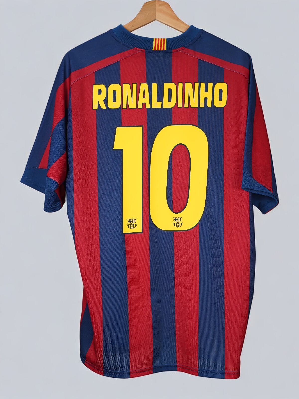 05-06 バルセロナ RONALDINHO 半袖 10番 シャツ 2005/6 FC Barcelona Ronaldinho #10 Home Shirt (XL) Nike – First11