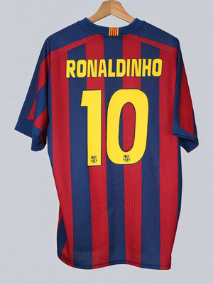 FC Barcelona Home Shirt 2005/6 Ronaldinho 10 (XL)