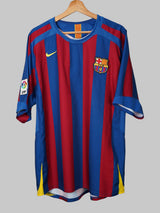 FC Barcelona Home Shirt 2005/6 Ronaldinho 10 (XL)