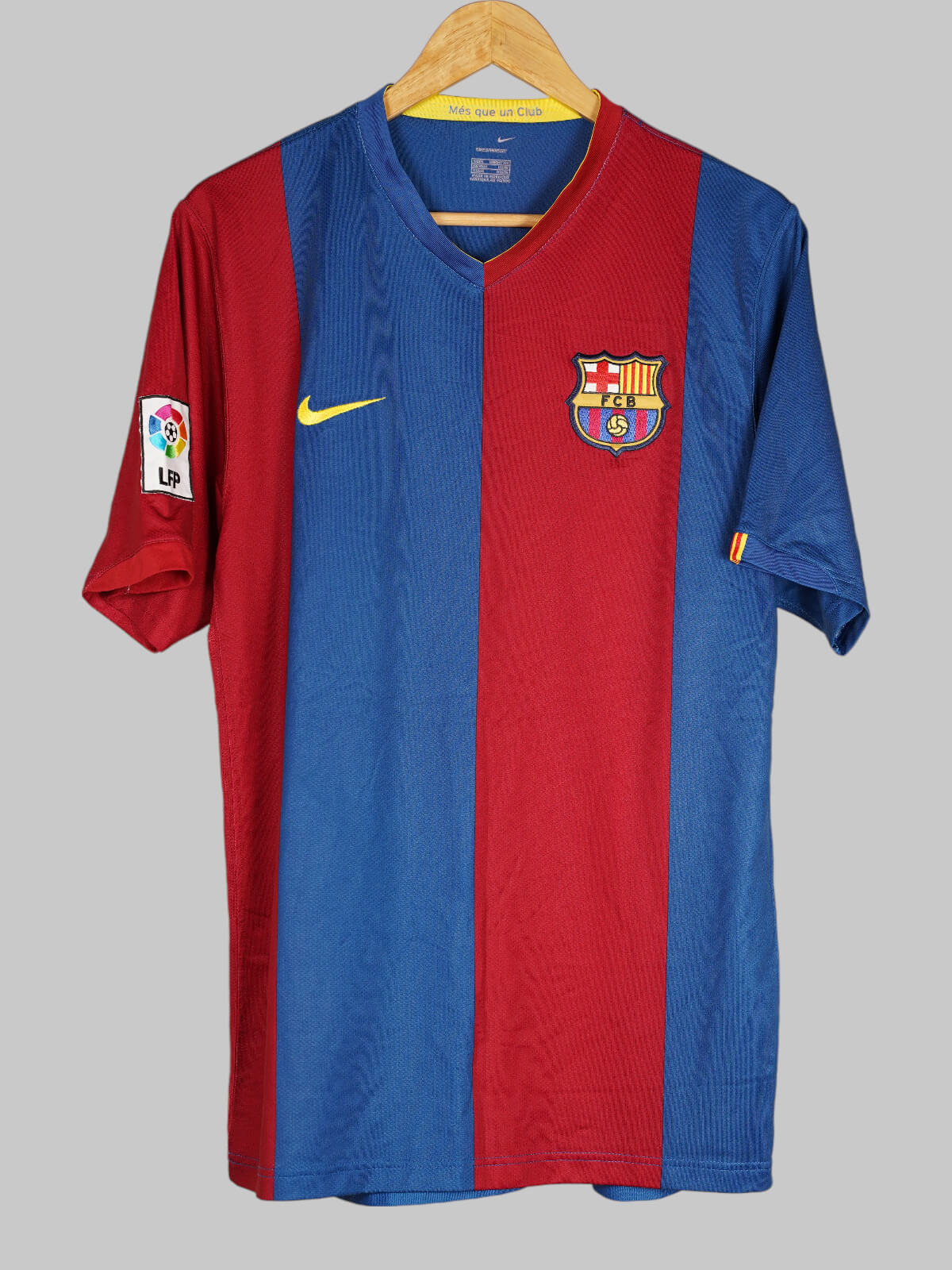 2006/07 Barcelona Messi #19 Home Shirt (L) Nike | First11