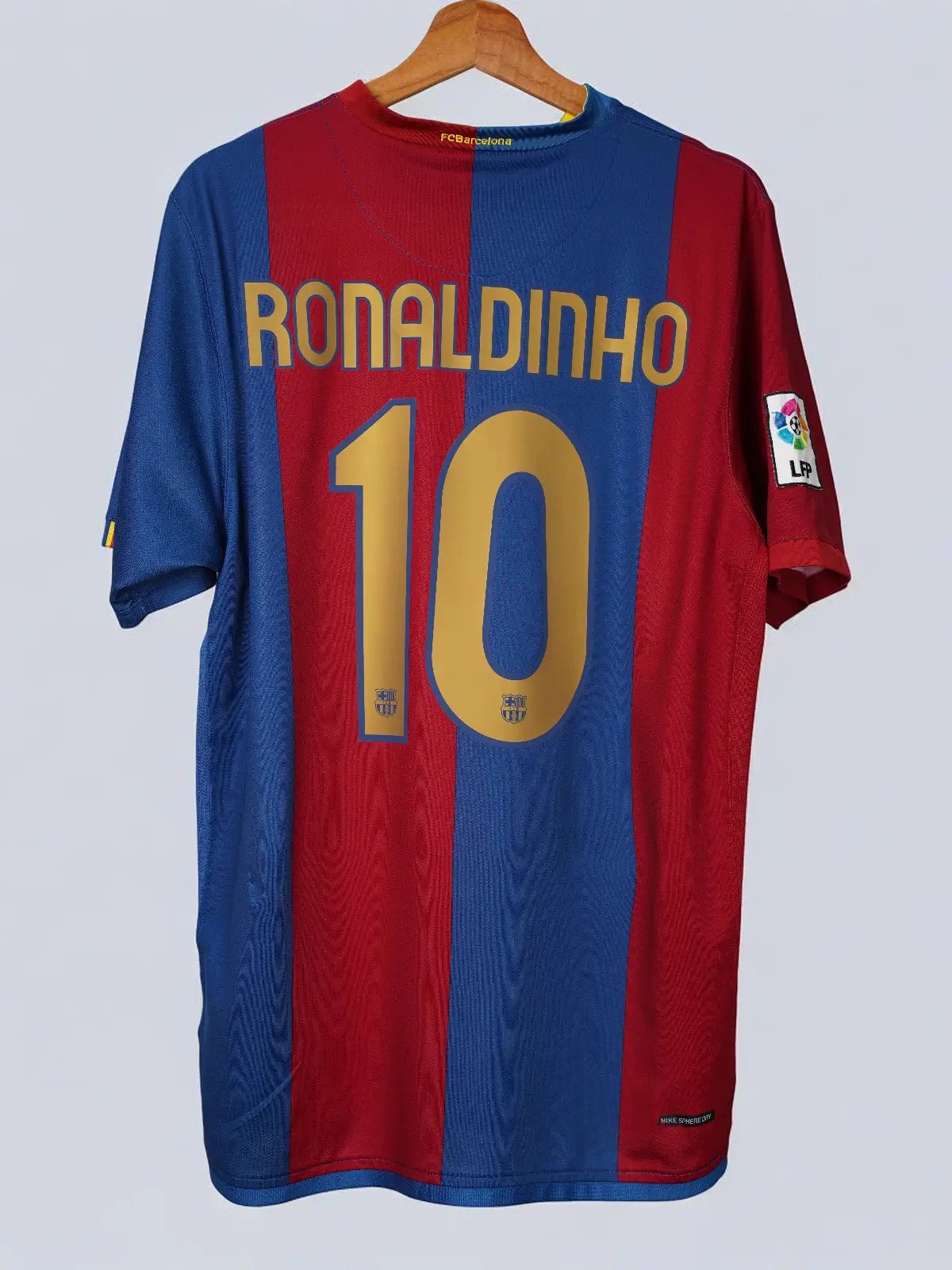 FC Barcelona Home Shirt 2006/7 Ronaldinho 10 (L)