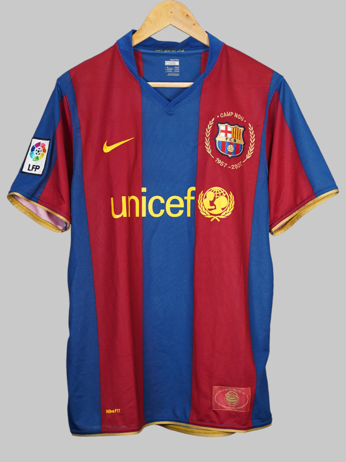 FC Barcelona Home Shirt 2007/8 Ronaldinho 10 (M)