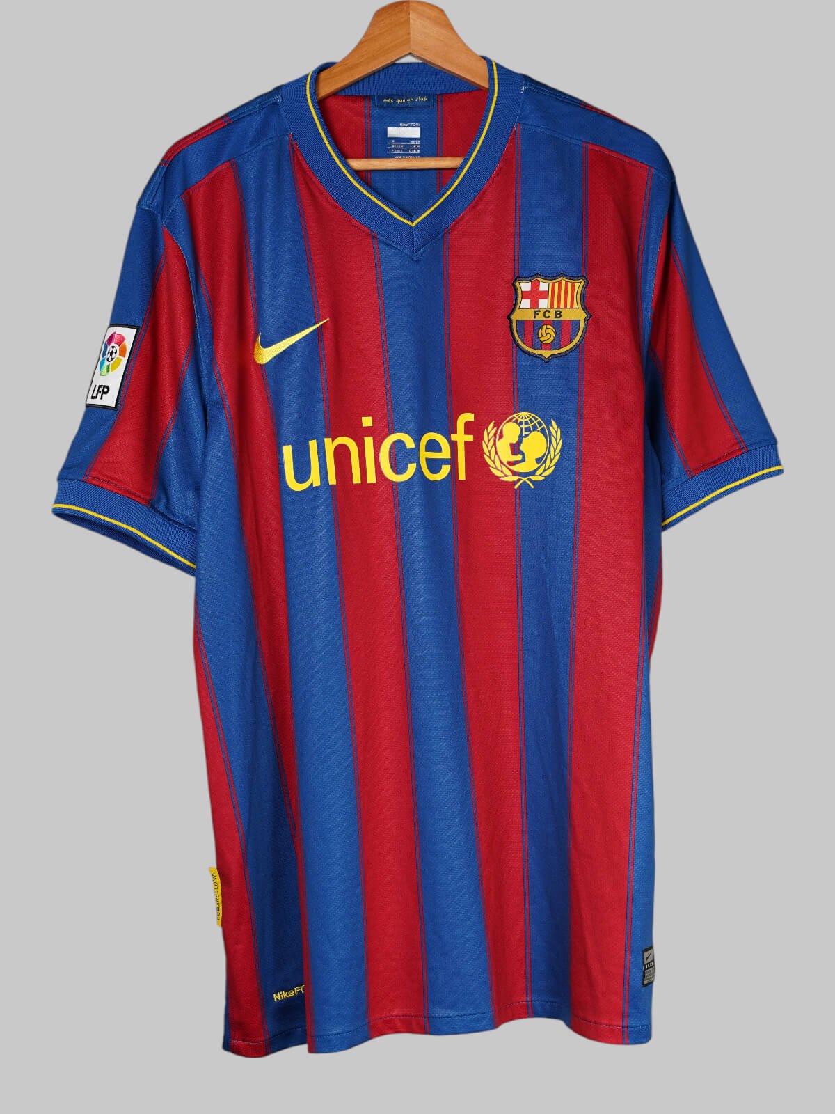 2009/10 Barcelona Messi #10 Home Shirt (XL) Nike | First11