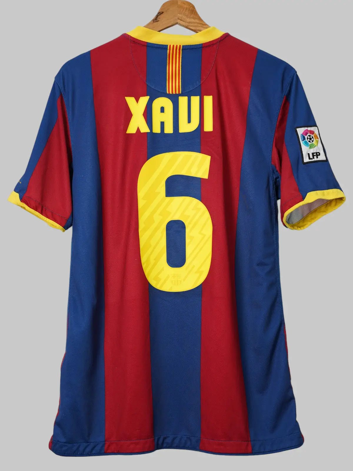 FC Barcelona Home Shirt 2010/11 Xavi 6 (M)
