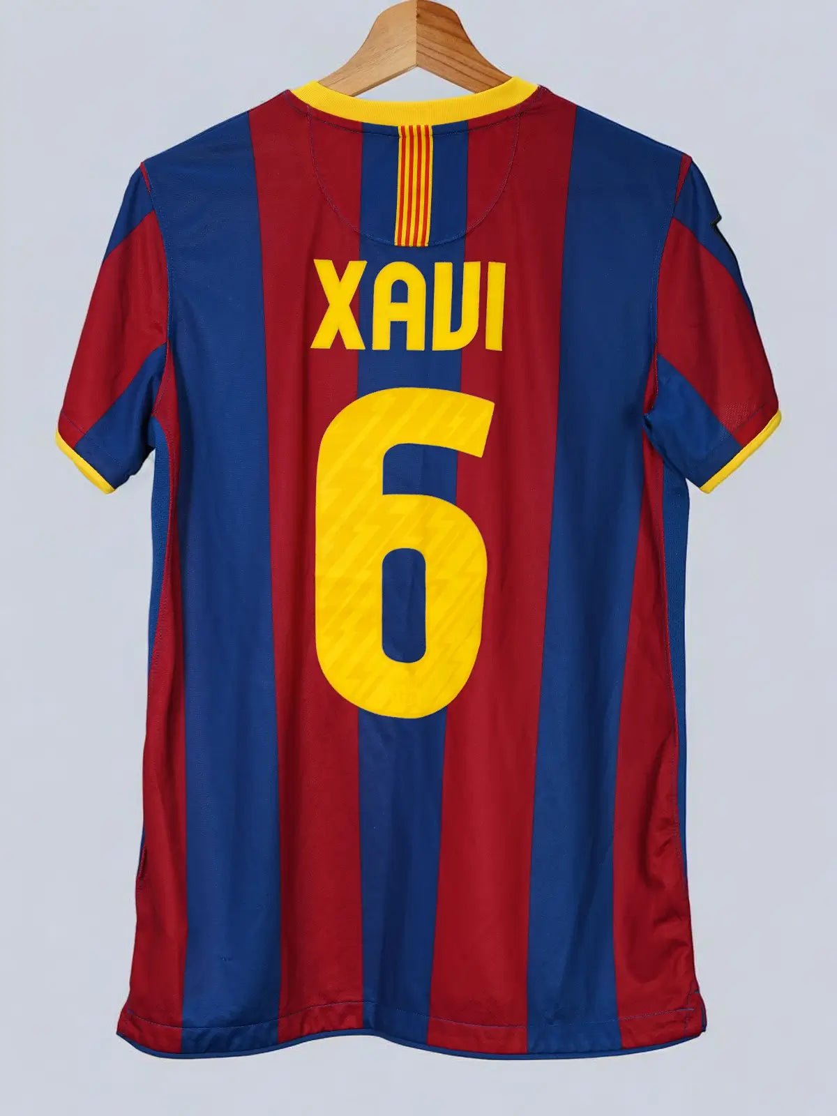 FC Barcelona Home Shirt 2010/12 Xavi 6 (L Women)