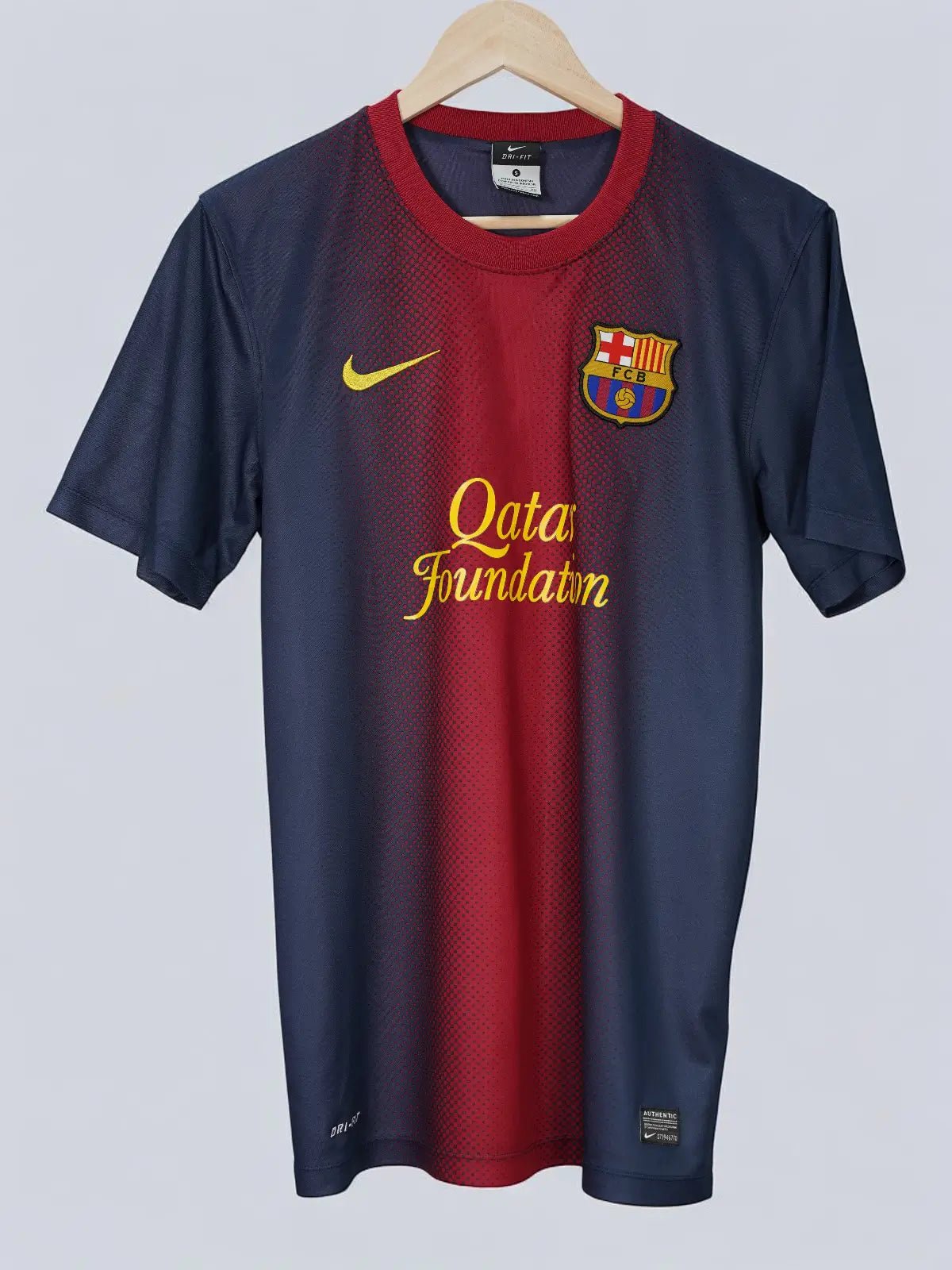 2012/13 Barcelona Alves #22 Home Shirt (S) Nike – First11