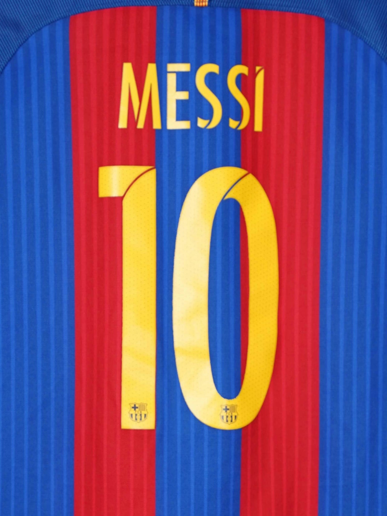 FC Barcelona Home Shirt 2016/17 Messi 10 (Kids XL)