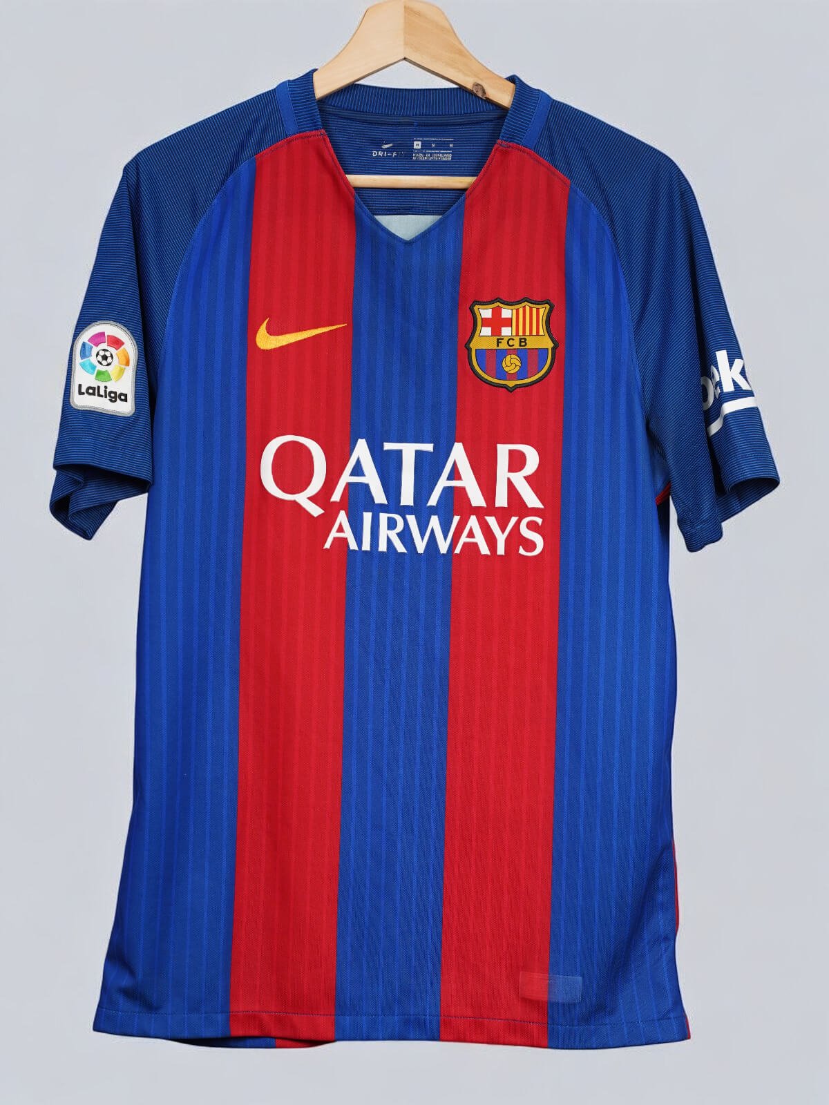 2016/17 Barcelona Messi #10 Home Shirt (M) Nike | First11