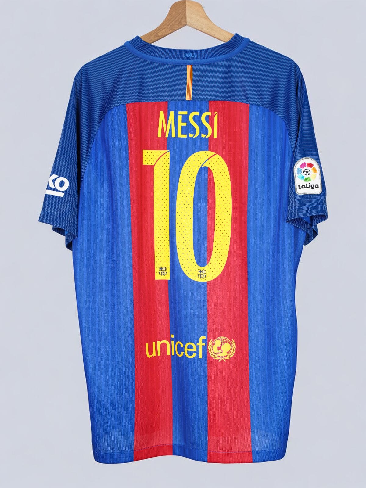 2016/17 Barcelona Messi #10 Home Shirt (XL) Nike | First11
