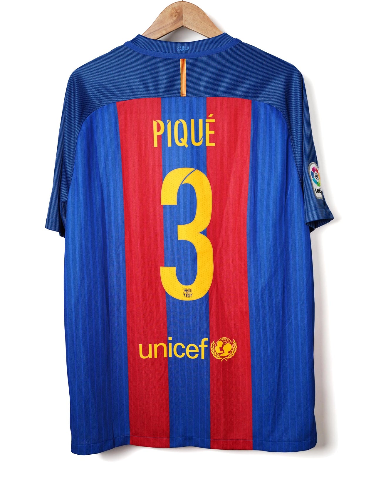 FC Barcelona Home Shirt 2016/17 Pique 3 (XL)