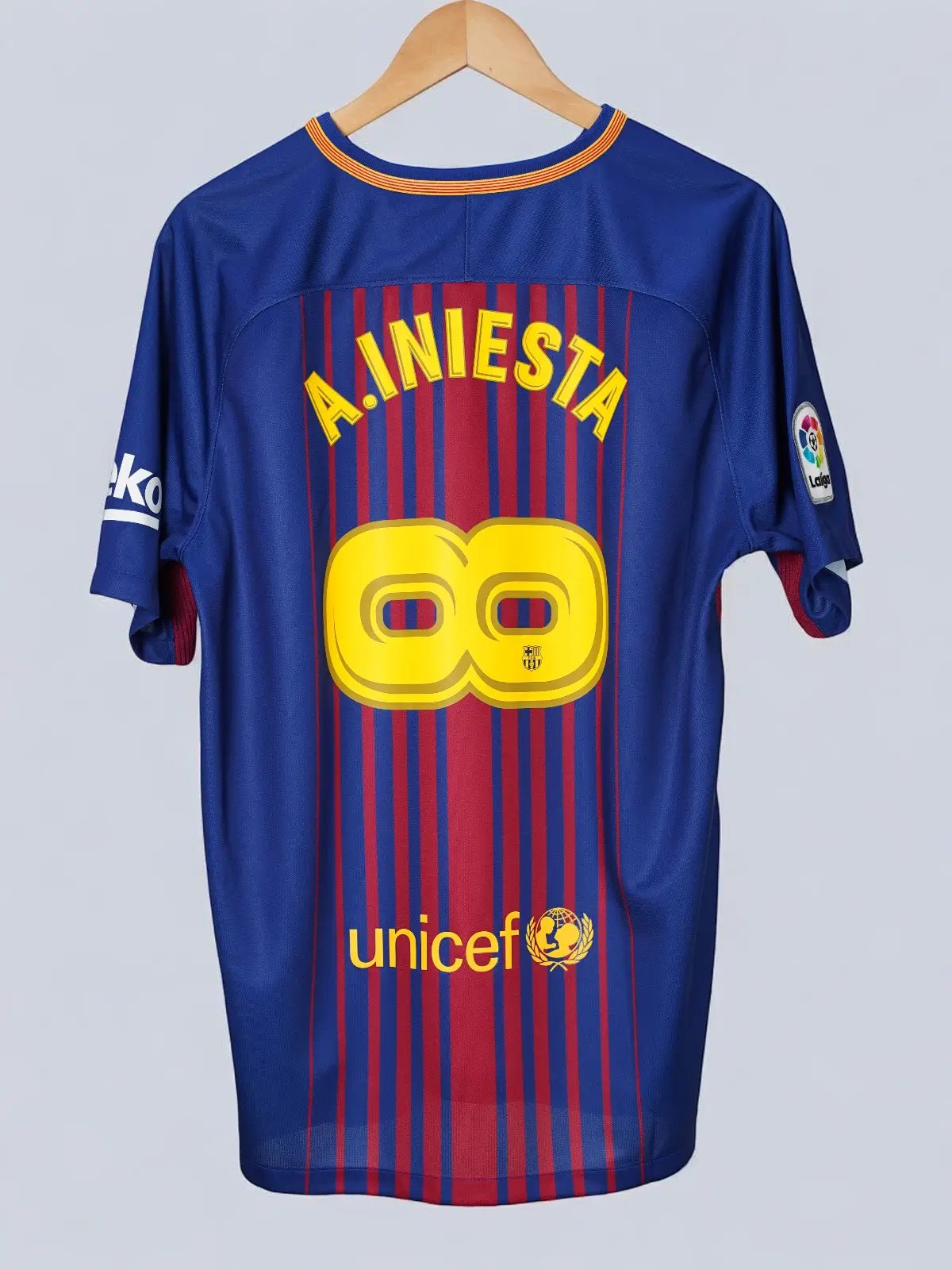 FC Barcelona Home Shirt 2017/18 A.Iniesta 8 (L)