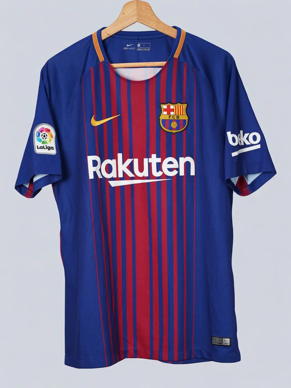 FC Barcelona Home Shirt 2017/18 A.Iniesta 8 (L)