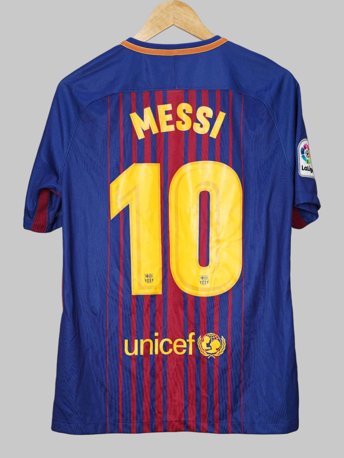 2017/18 Barcelona Messi #10 Home Shirt (M) Nike | First11