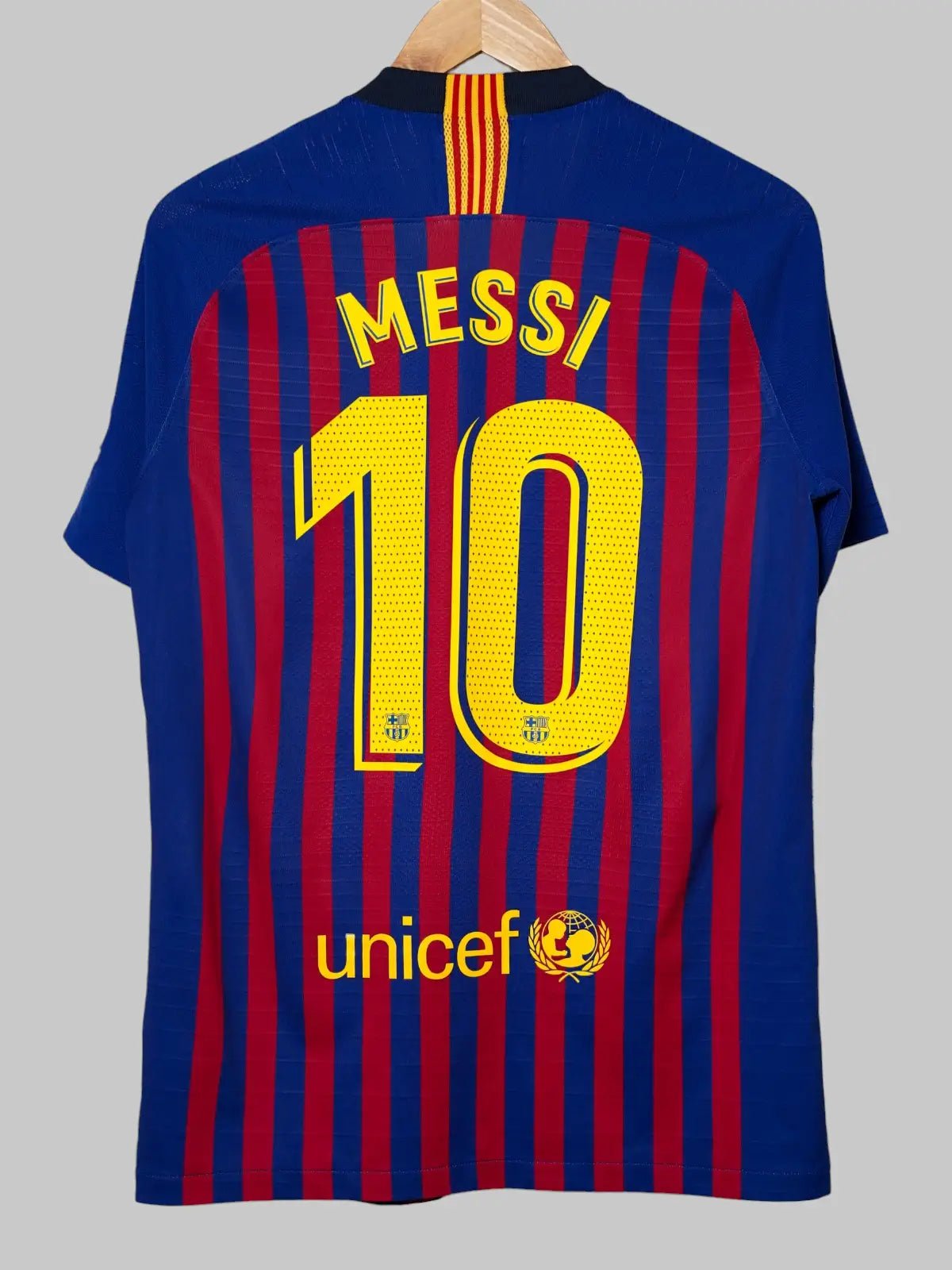 FC Barcelona Home Shirt 2018/19 Messi 10 Player Issue (M)