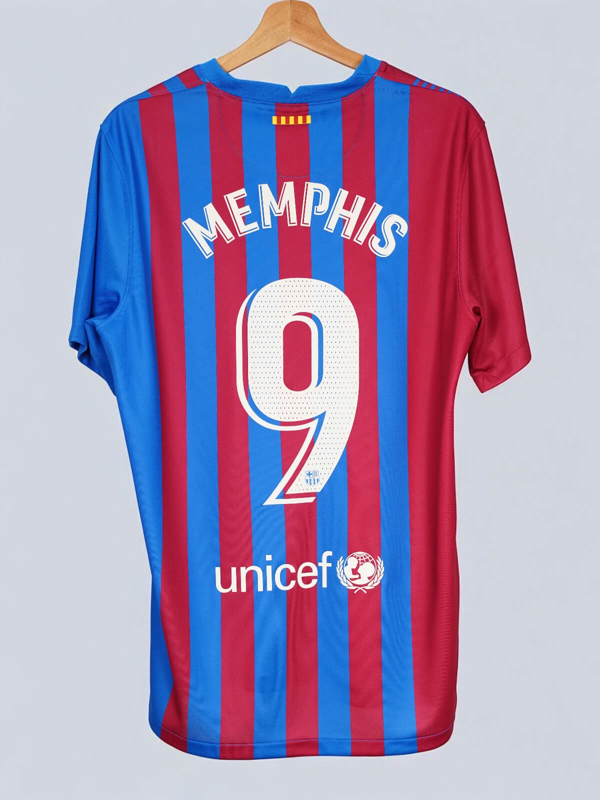 FC Barcelona Home Shirt 2021/22 Memphis 9 (L)