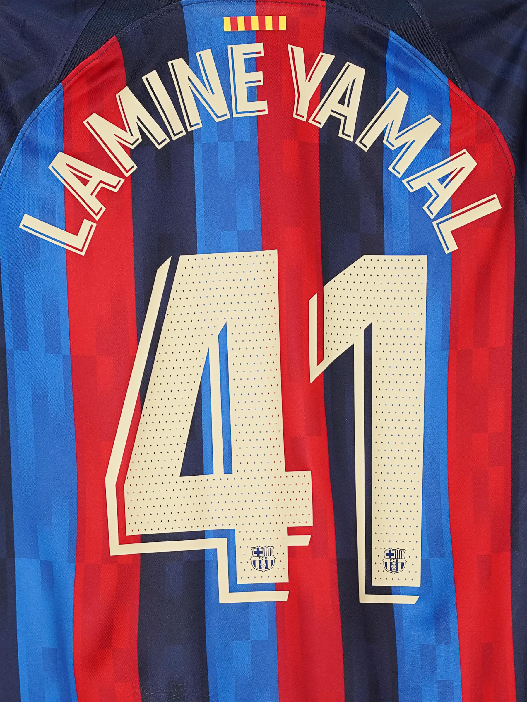 FC Barcelona Home Shirt 2022/23 Lamine Yamal 41 (L)