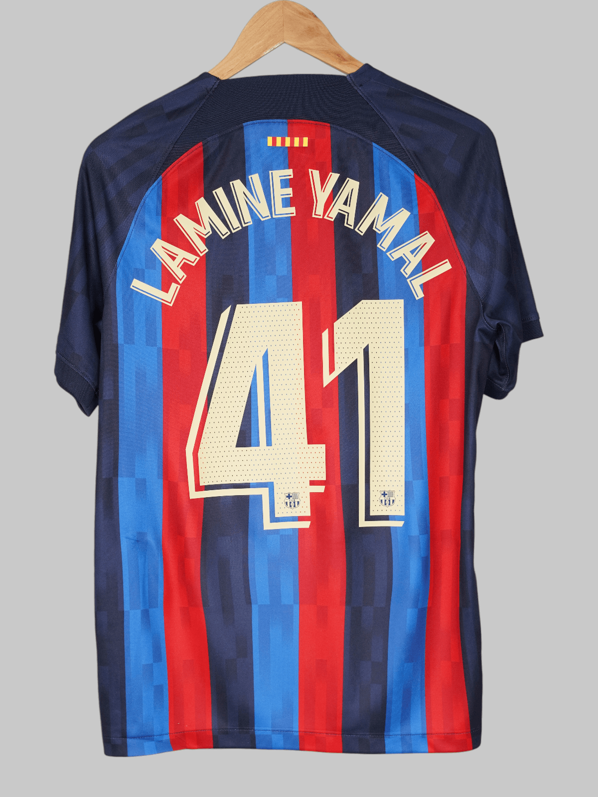 FC Barcelona Home Shirt 2022/23 Lamine Yamal 41 (M)
