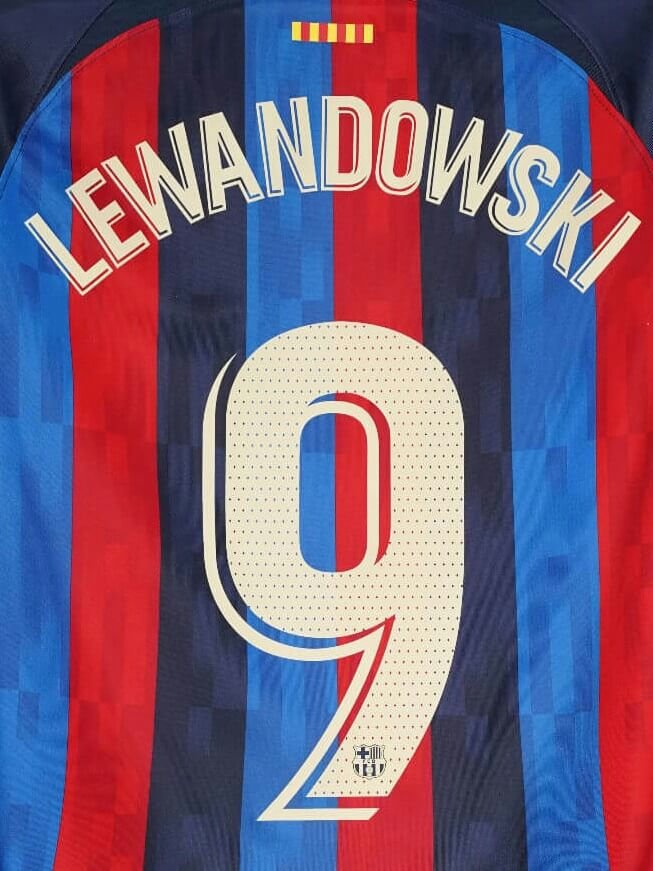 FC Barcelona Home Shirt 2022/23 Lewandowski 9 (L)