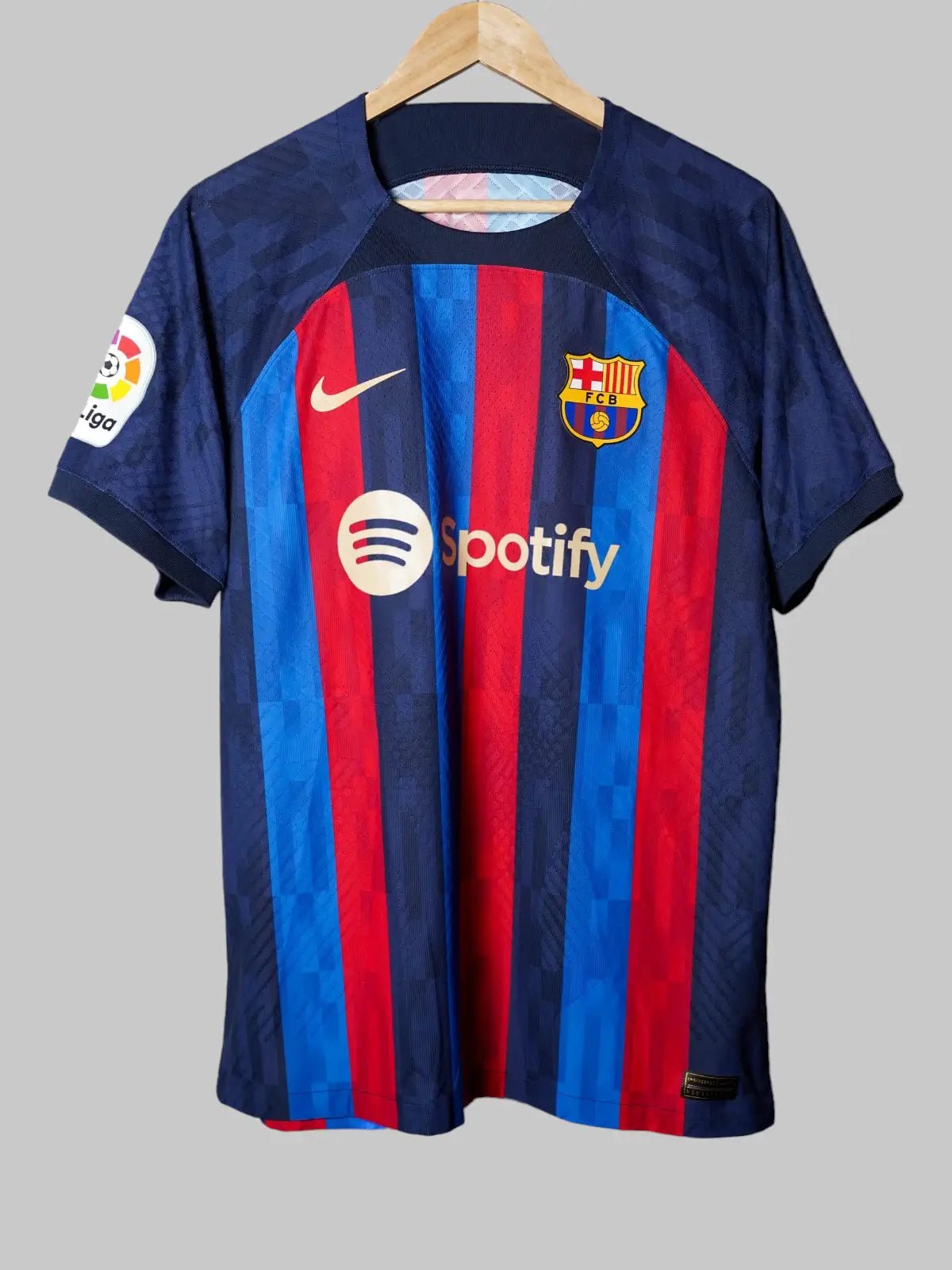 FC Barcelona Home Shirt 2022/23 Memphis 14 Player Issue (L)