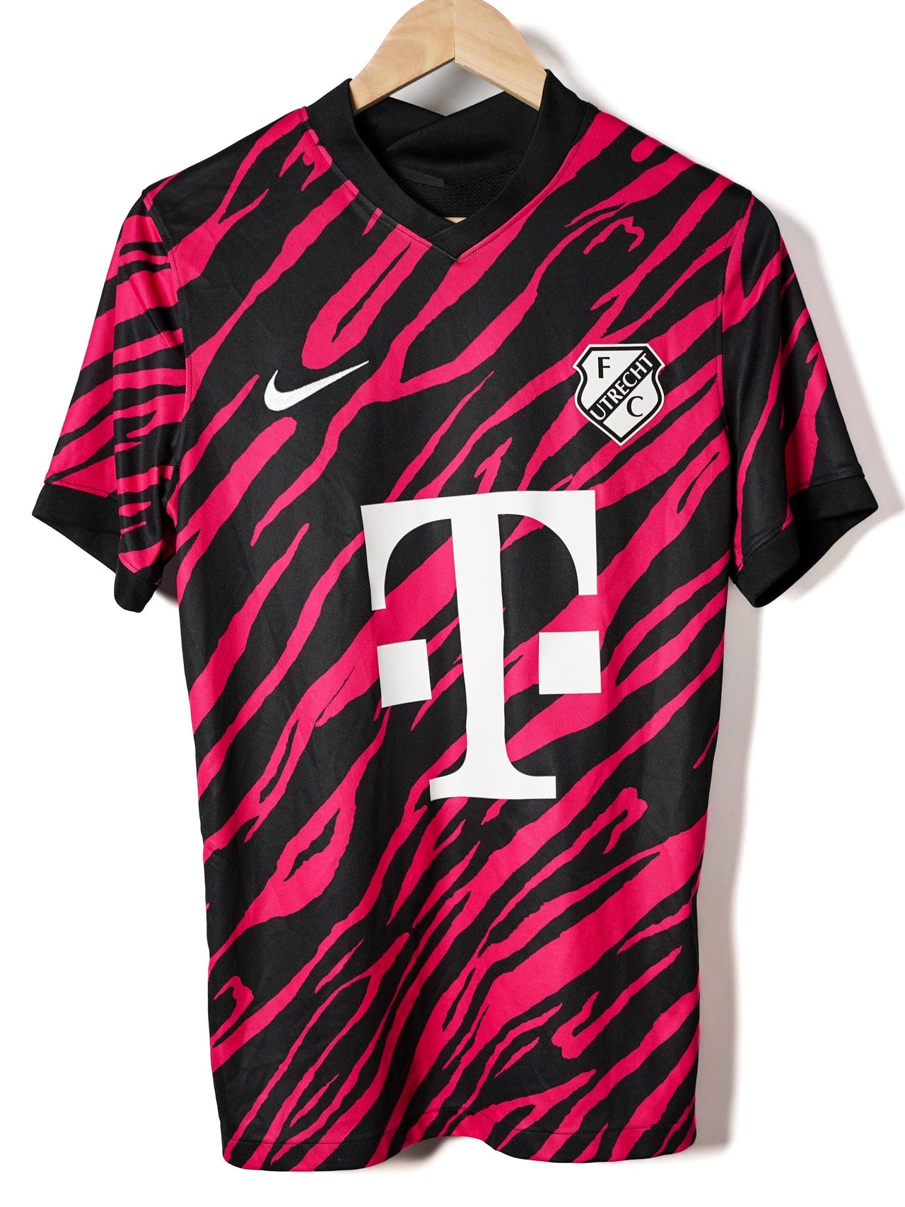 FC Utrecht Away Shirt 2022/23 Dost 28 (M)