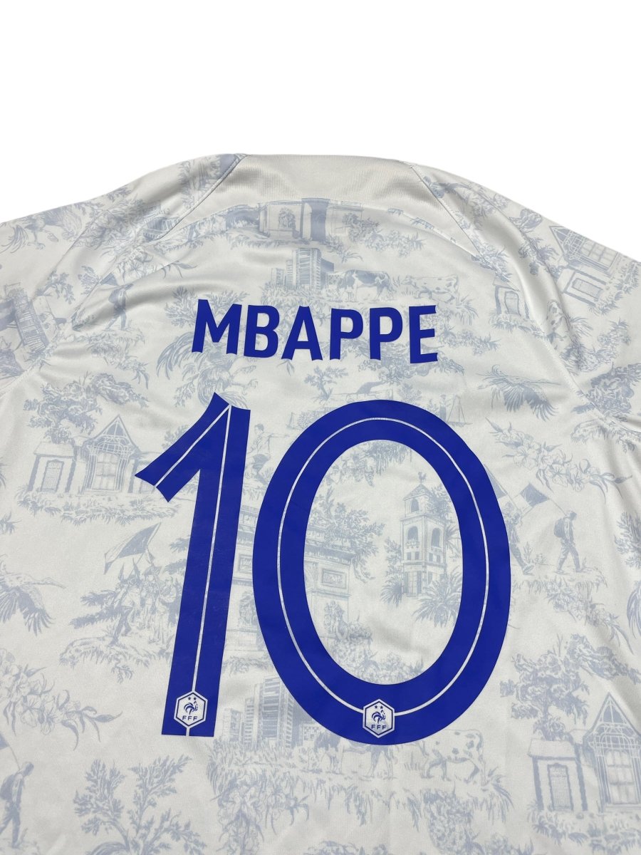 France away shirt 2022/23 Mbappe #10 - 9/10 - M