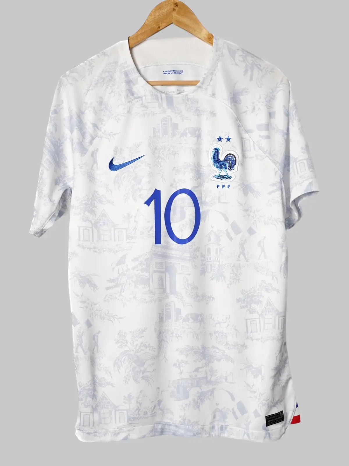 France Away Shirt 2022/23 Mbappe 10 (M)