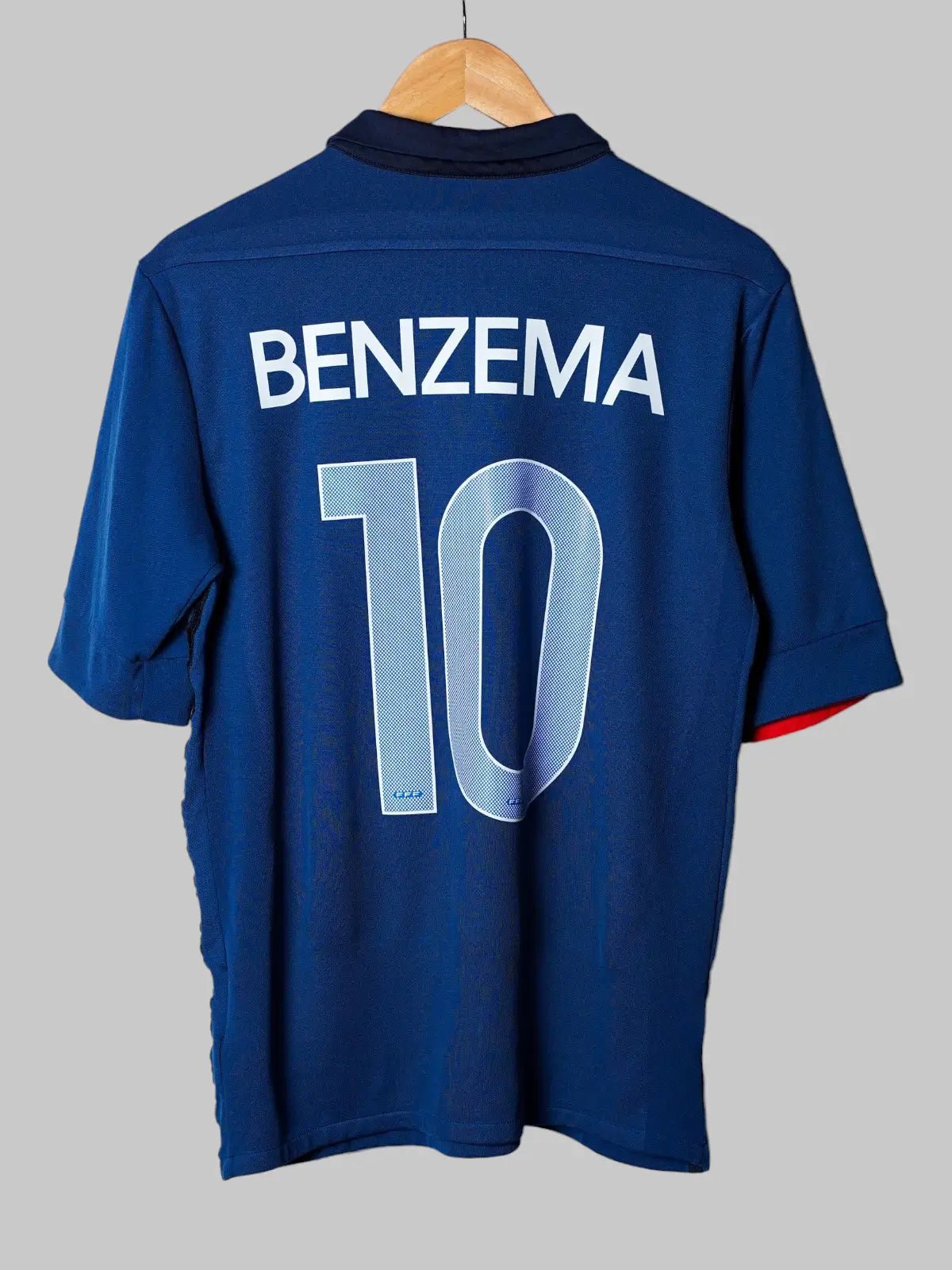 France Home Shirt 2011/12 Benzema 10 (M)