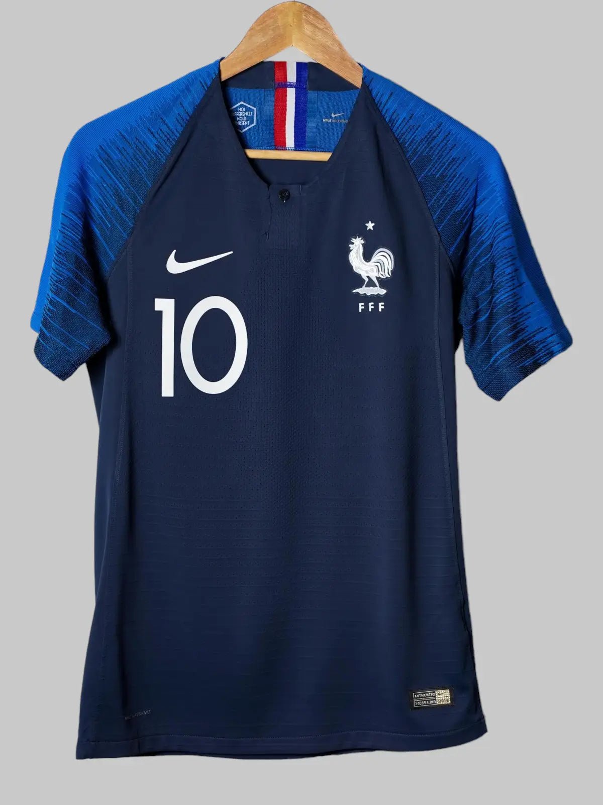 France Home Shirt 2018/19 Player Issue Mbappe 10 (S)