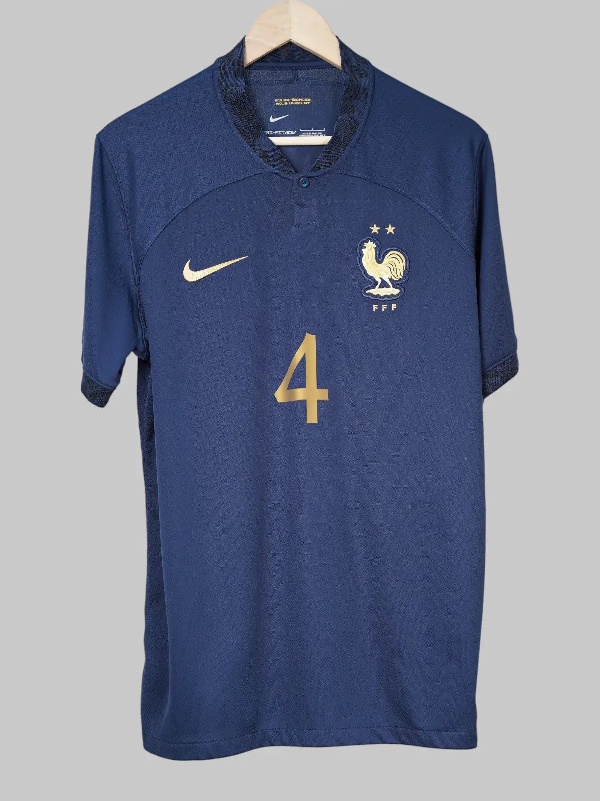 France Home Shirt 2022/23 Varane 4 (L)
