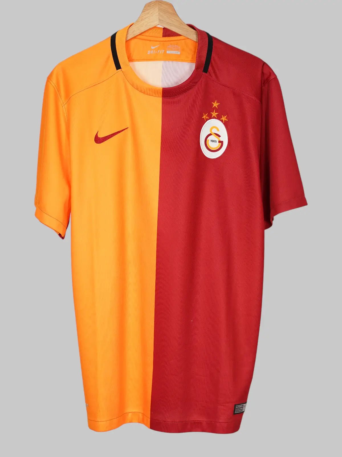 Galatasaray Home Shirt 2015/16 Sneijder 10 (L)